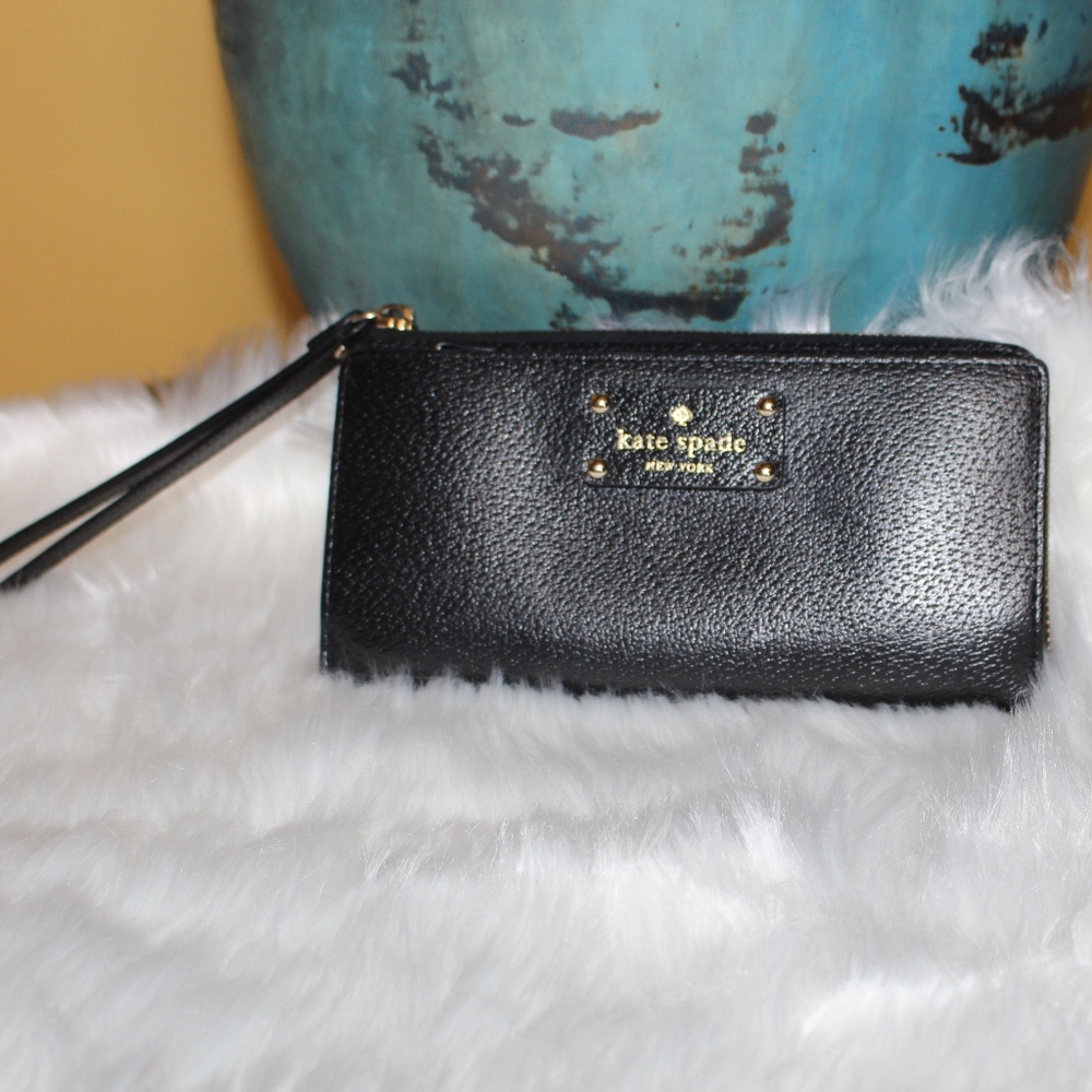 Kate Spade, Layton black wristlet/wallet